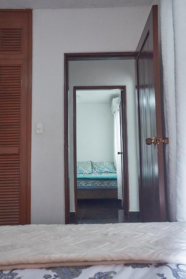 Cozy Apartment Excellent Location, Air Conditioning Калі Екстер'єр фото