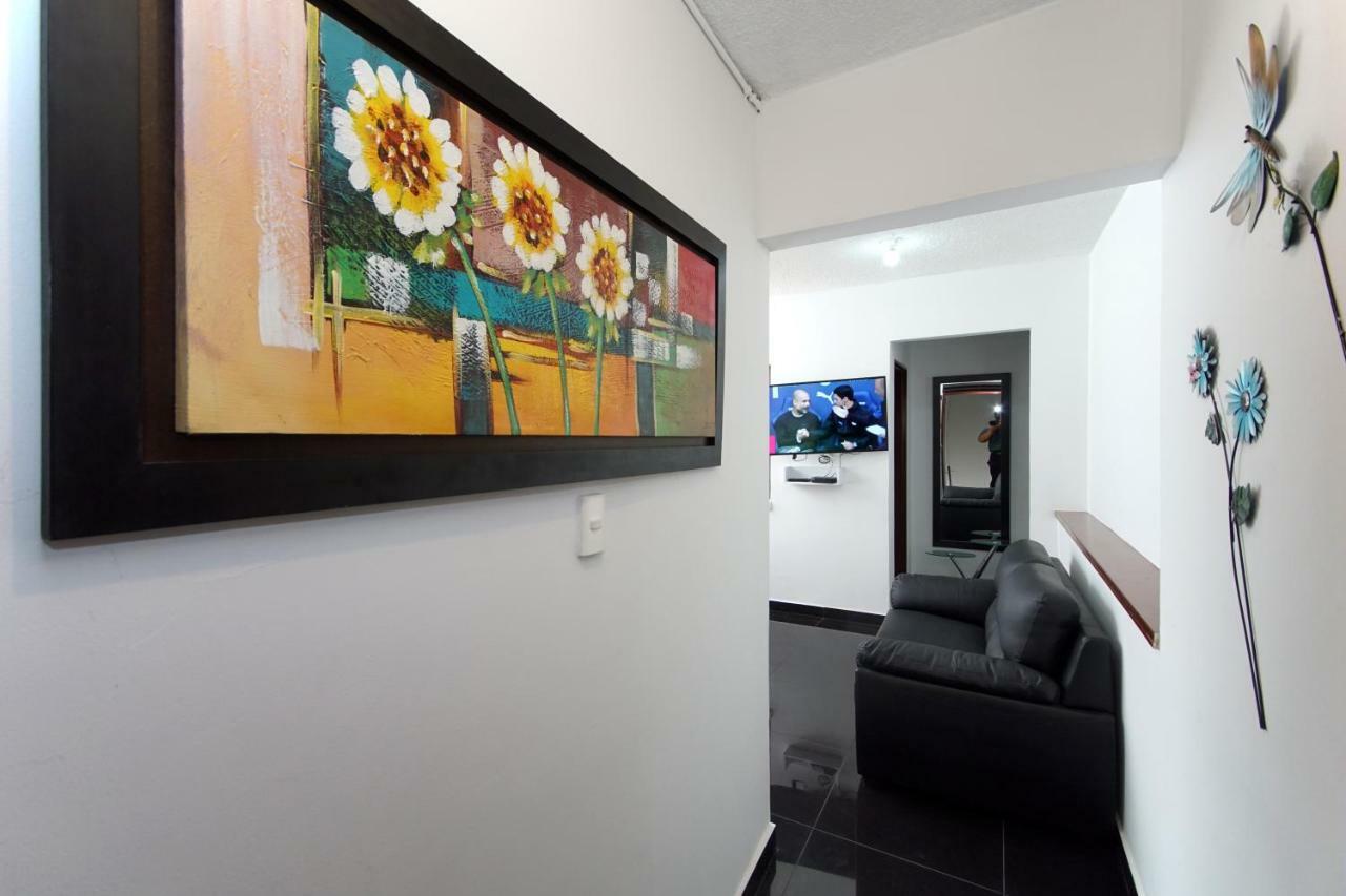 Cozy Apartment Excellent Location, Air Conditioning Калі Екстер'єр фото